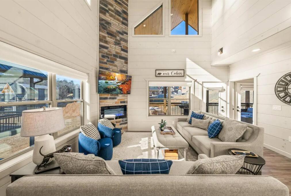 Smoky Fun Cabin Pigeon Forge Bagian luar foto